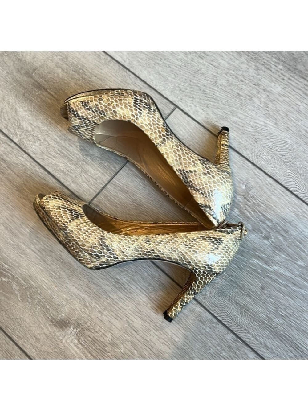 Stuart Weitzman animal print snakeskin neutral peep toe pump heel size 7.5 - Picture 10 of 10